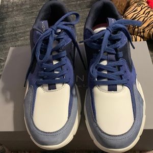 Vionic sneakers 8 1/2